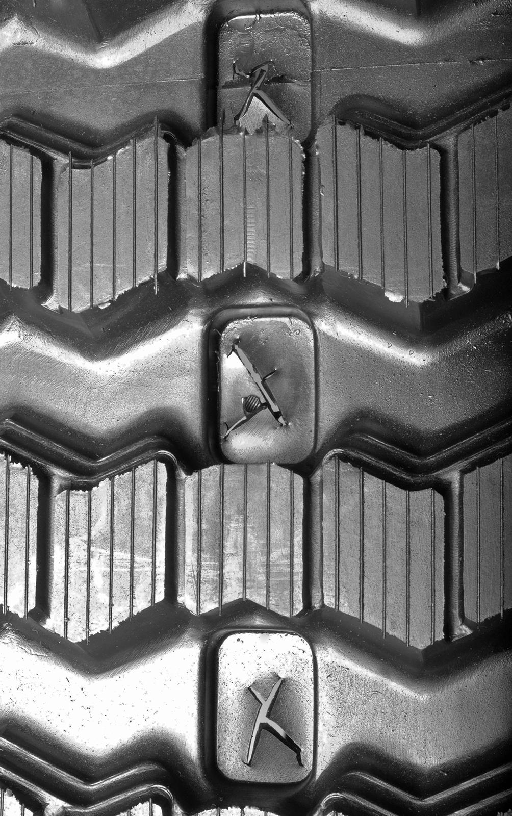 set of 2 9" camso heavy duty sawtooth pattern rubber track (230x72x42)